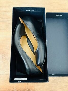 Black Women's Wedge Pump - Classic Leather
